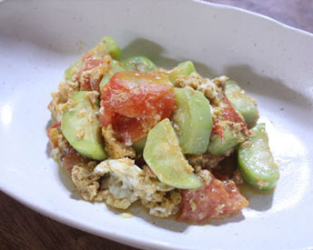 ヘチマと夏野菜の炒め物